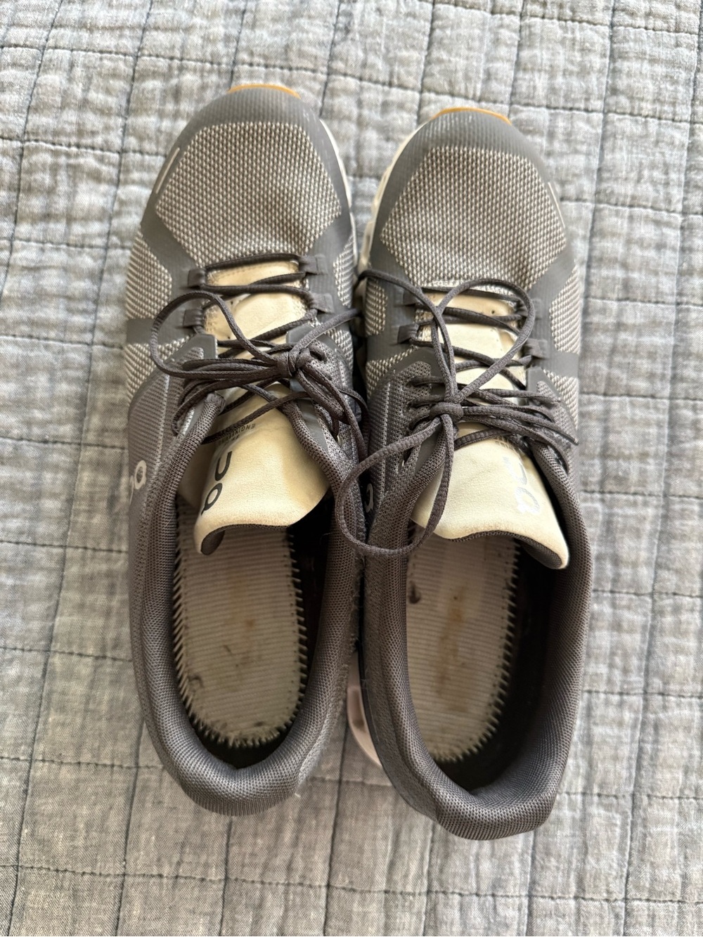 On Running Cloud 5 sneakers in Grey - Picture 2 of 4